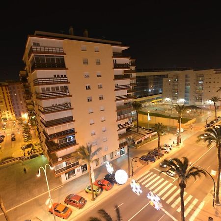 Guesting Velazquez Apartment Cadiz Bagian luar foto